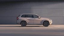 New Volvo XC90 side profile