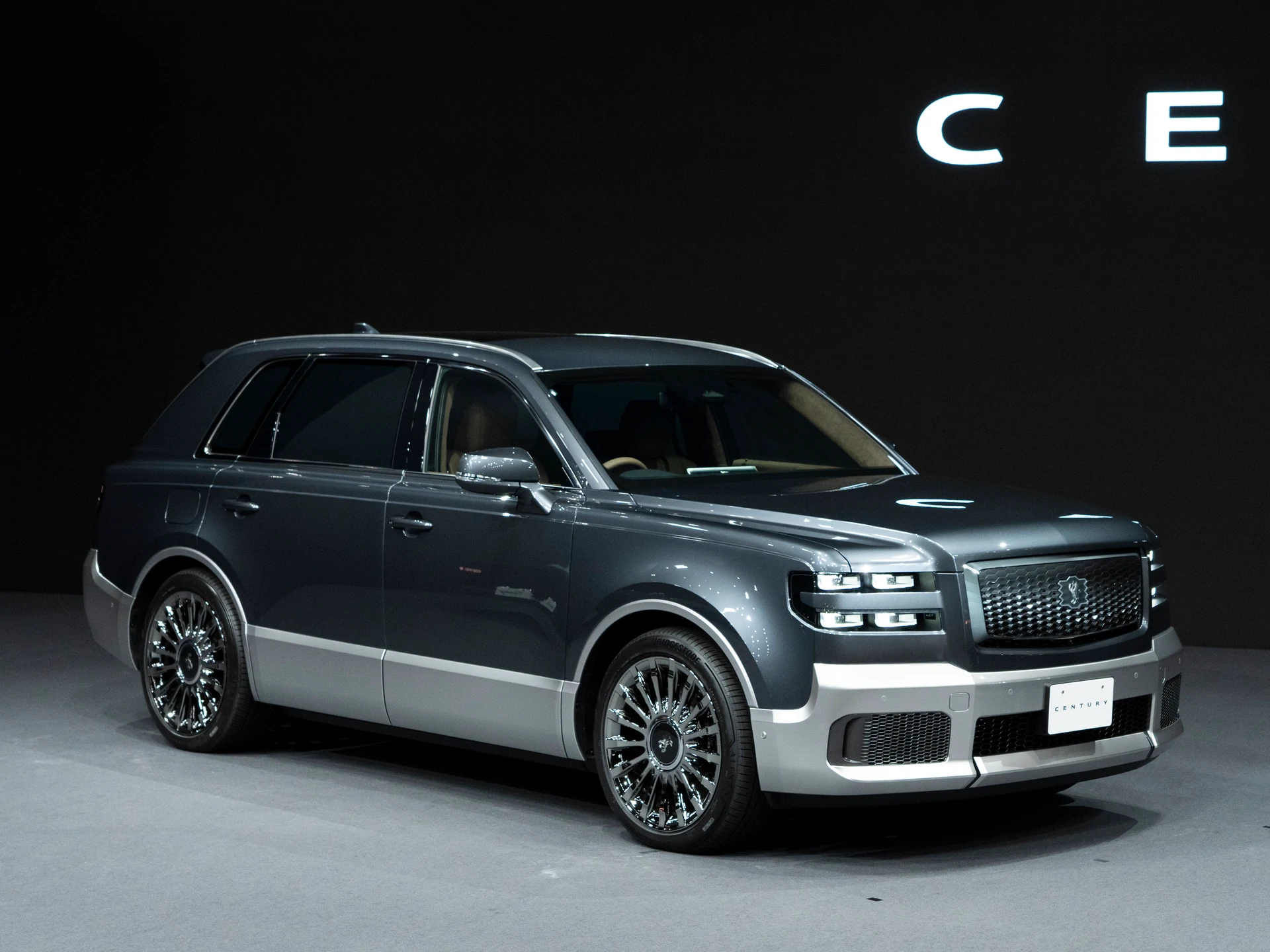2024-toyota-century-suv.webp