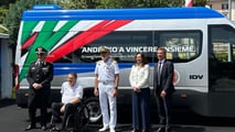 La consegna dell'Iveco Daily al Gruppo Sportivo Paralimpico della Difesa
