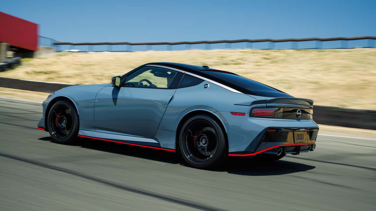 https://cdn.motor1.com/images/mgl/KbBxwl/s3/2024-nissan-z-nismo.jpg