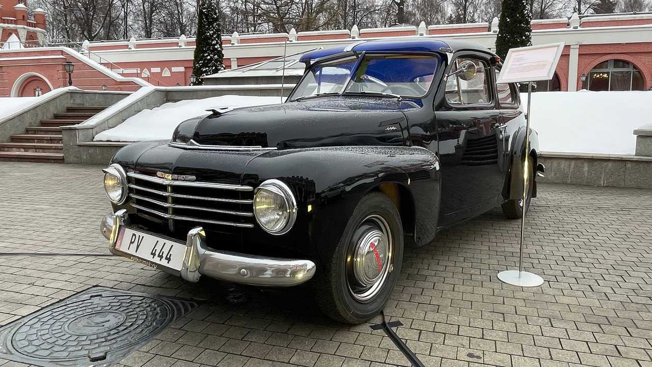 Volvo P444 в три четверти спереди