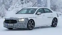 Foto spia - Mercedes Classe A sedan restyling