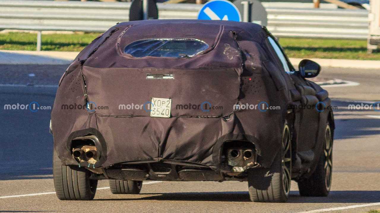 Ferrari Purosangue İlk Kez Seri Üretim Gövdesiyle Görüntülendi
