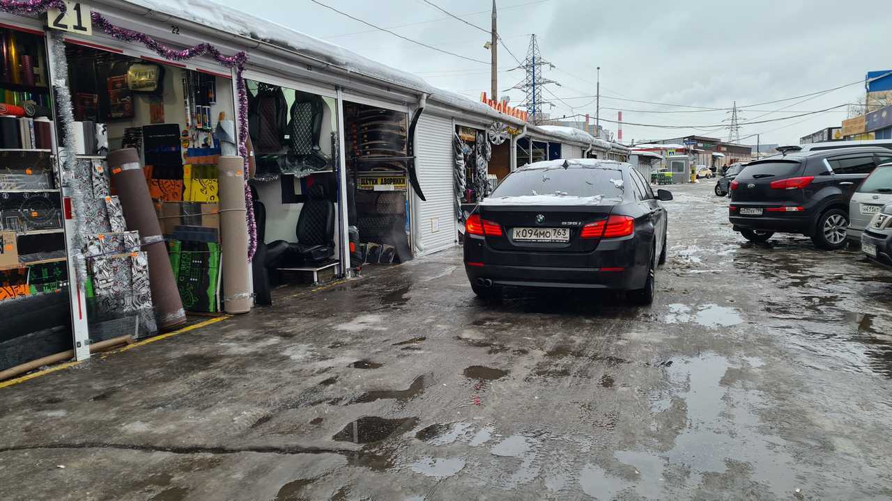 Торговые павильоны авторынка в Южном порту