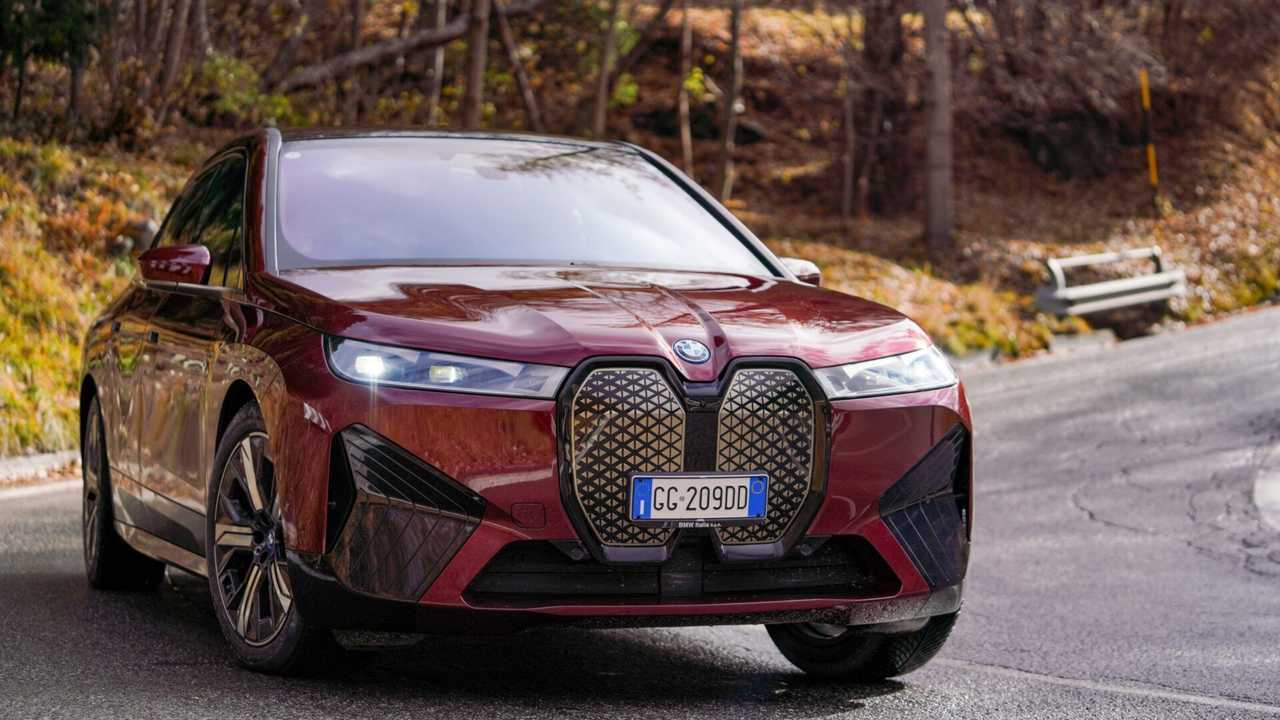 Foto - BMW iX la prova