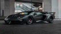 Lamborghini Aventador, il kit carrozzeria di lusso di Liberty Walk