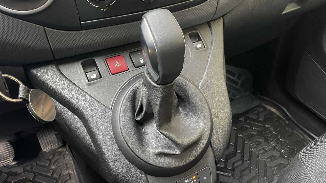 Opel Combo Life, селектор автомата