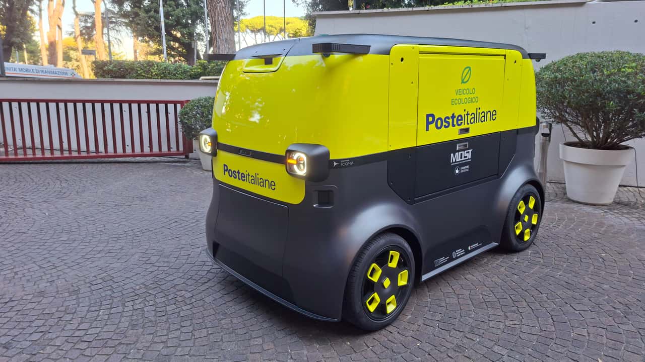 BOXi, il veicolo elettrico a guida autonoma di Poste