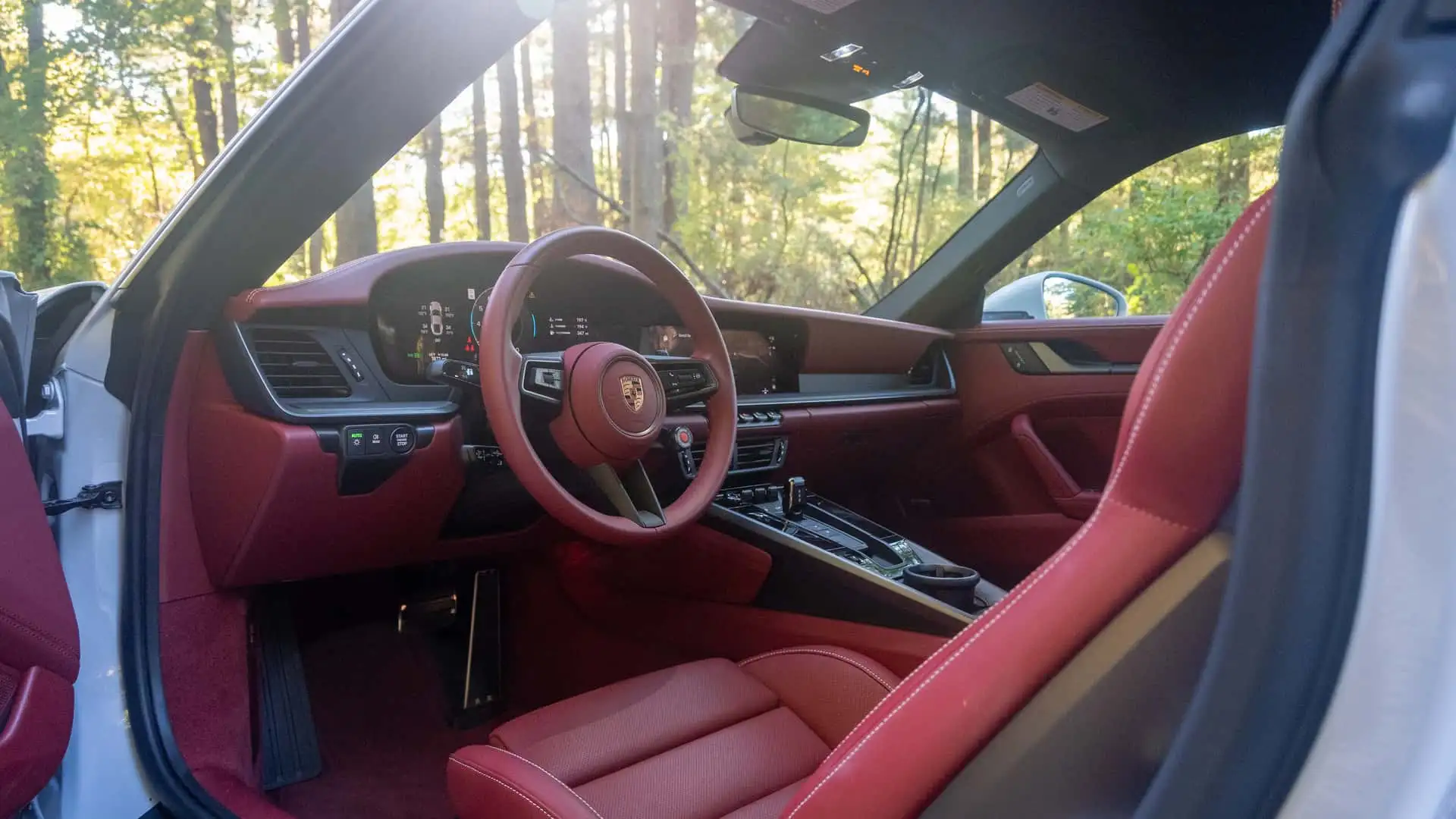 https://cdn.motor1.com/images/mgl/KbM2MM/s1/2025-porsche-911-carrera-s.webp