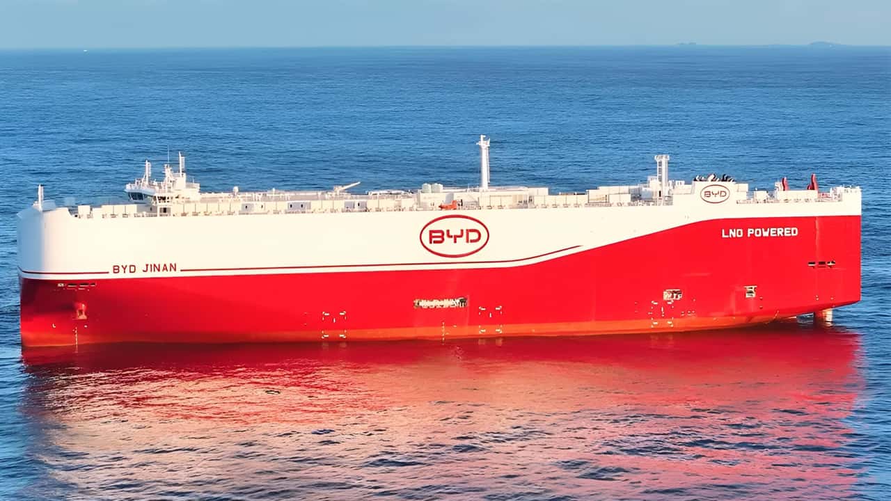 BYD conclui frota de navios e mira 1 milhão de elétricos exportados por ano