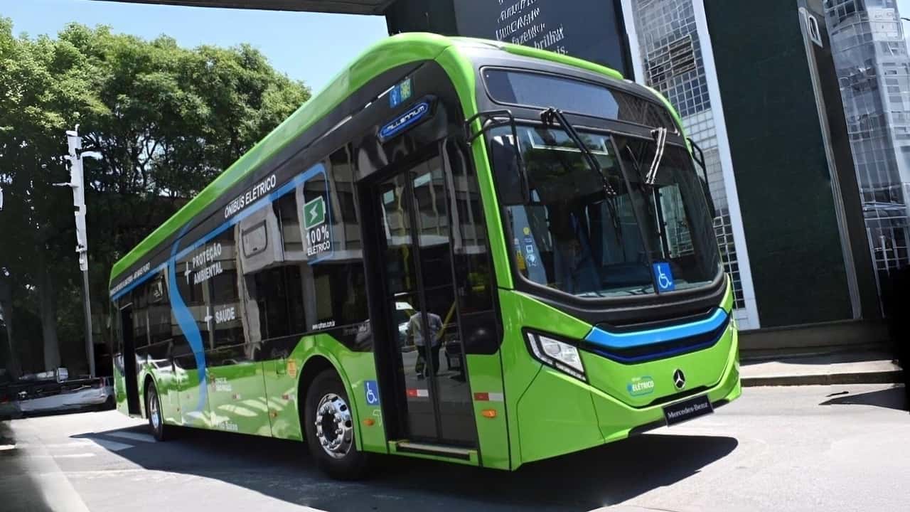 Mercedes eo500U