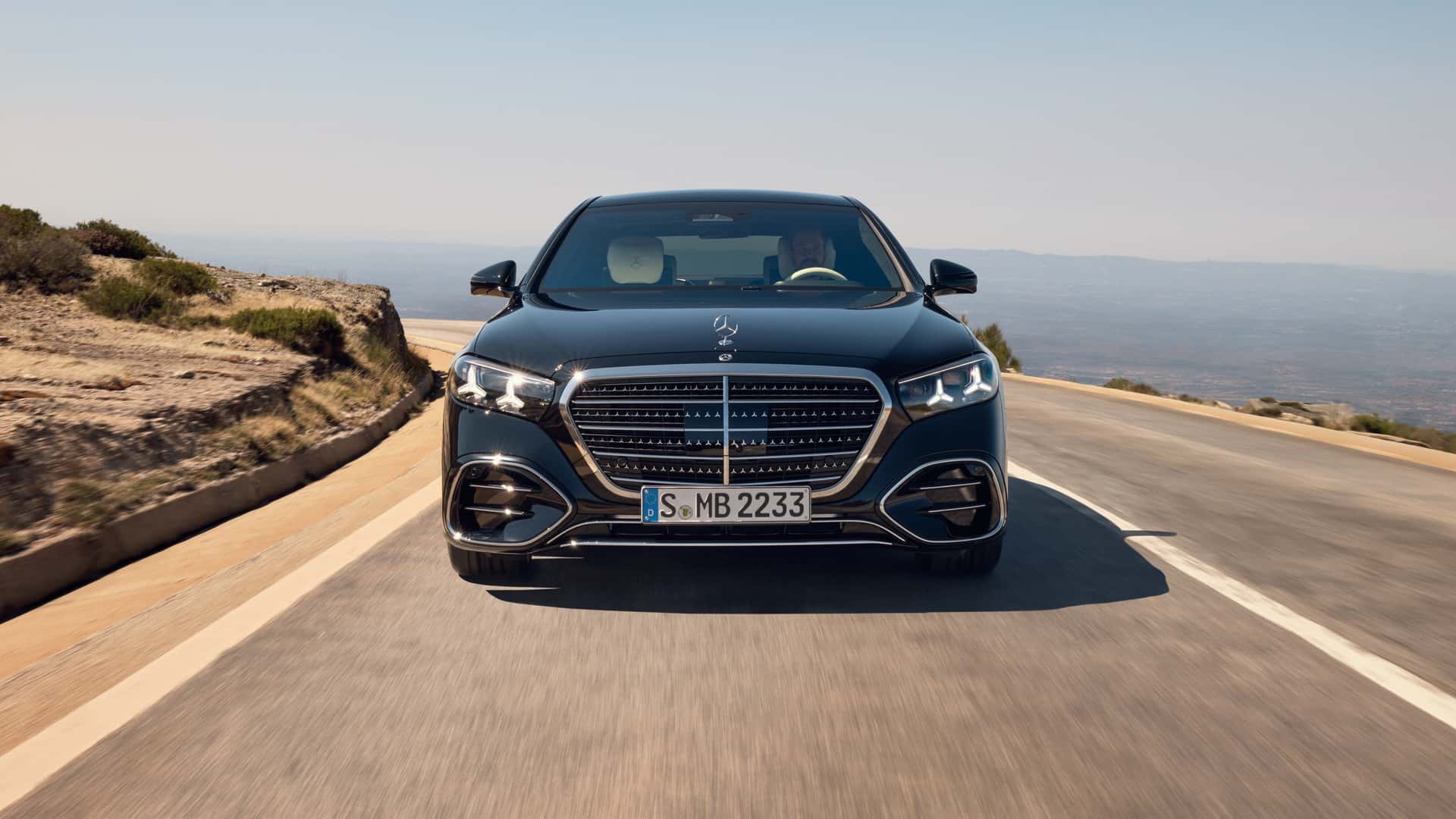 https://cdn.motor1.com/images/mgl/KbMq4q/s1/2027-mercedes-benz-s-class.jpg