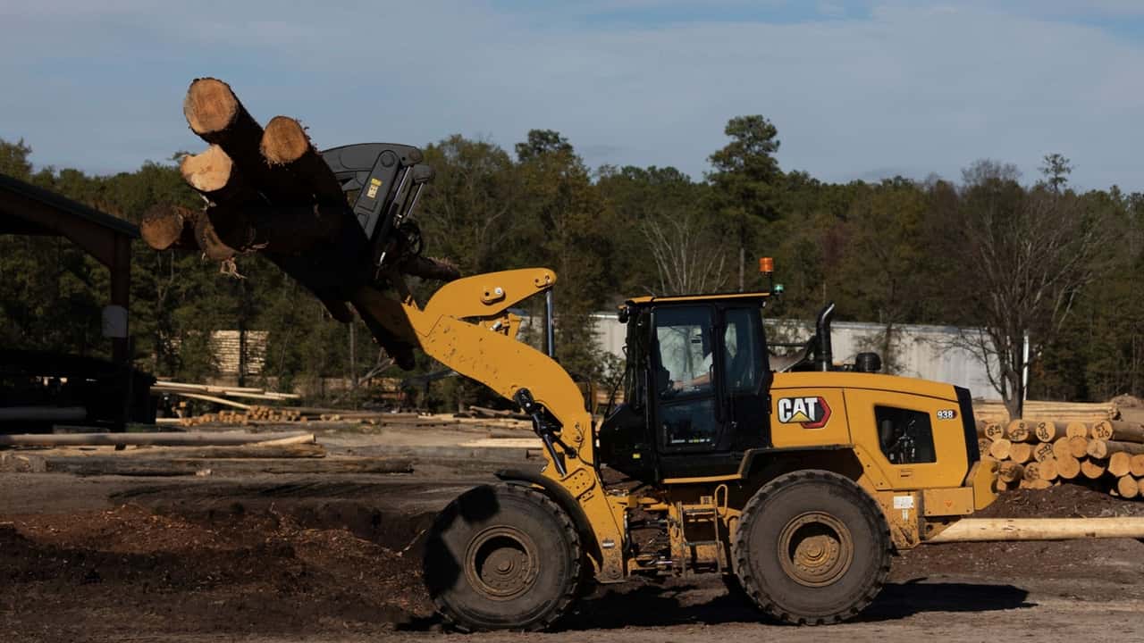 Caterpillar 938: pala gommata anche per aziende agricole