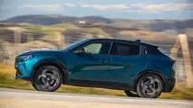 Alfa Romeo Junior (2025) Ibrida Q4 