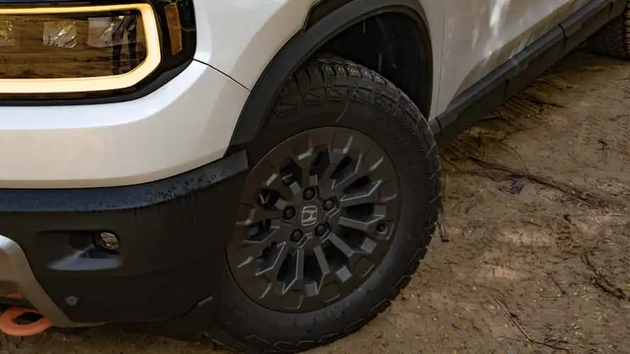 https://cdn.motor1.com/images/mgl/KbYYKM/s4/2026-honda-passport-trailsport-first-drive-review.webp