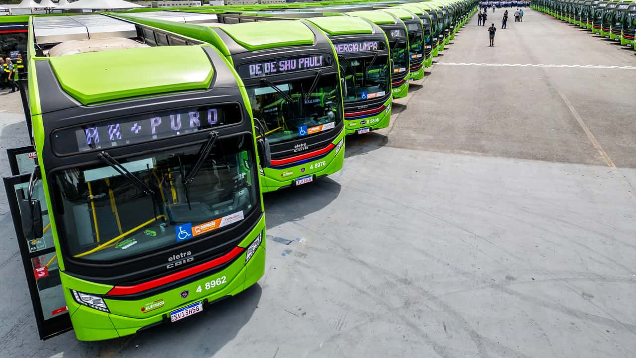 Brasil bate recorde histórico de vendas de ônibus elétricos em julho