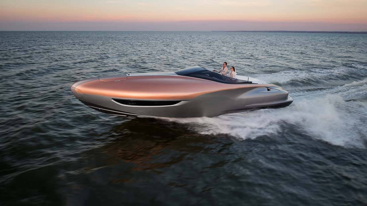 Lexus LY680