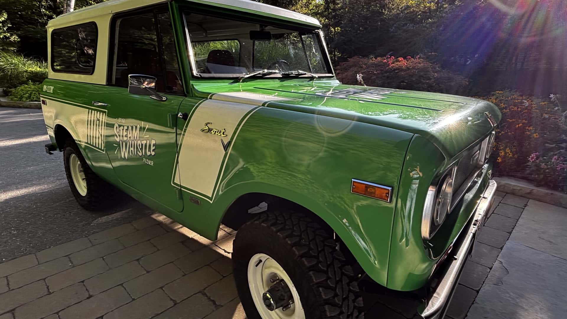 Renace un Clásico: Este International Harvester Scout 1970 Ahora es Eléctrico y Mantiene su Caja Manual