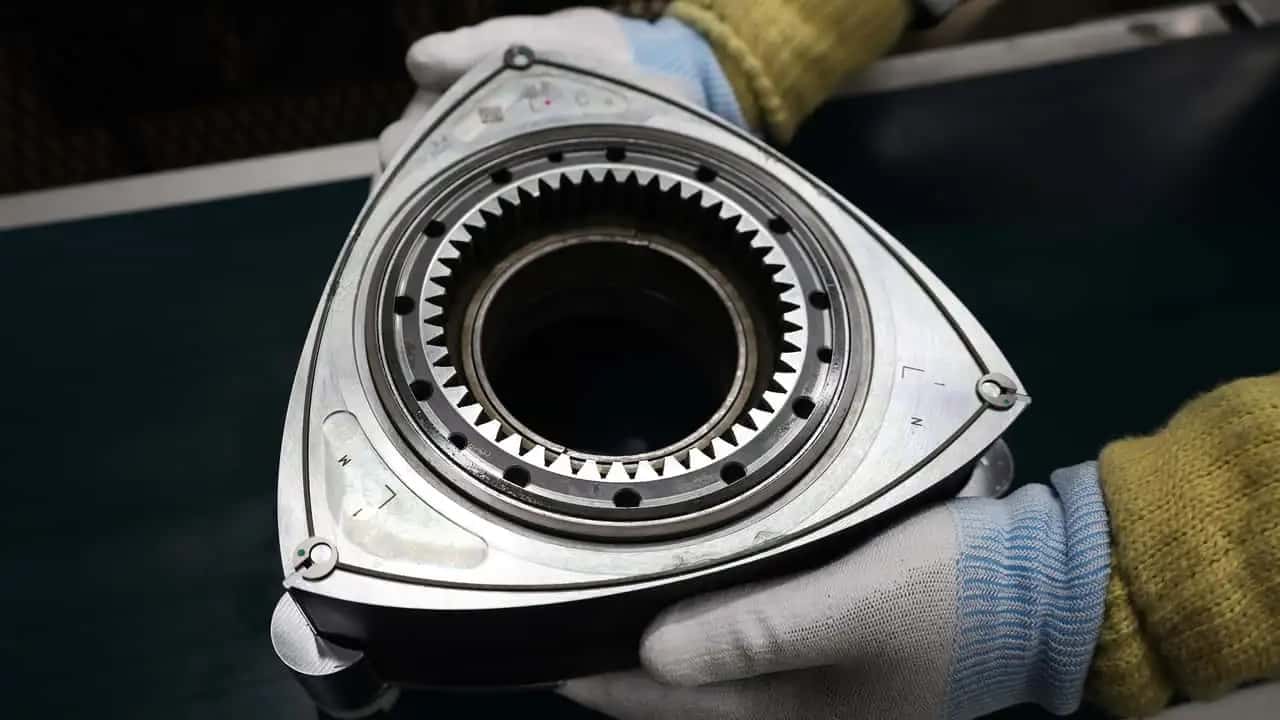why-don-t-more-cars-have-rotary-engines