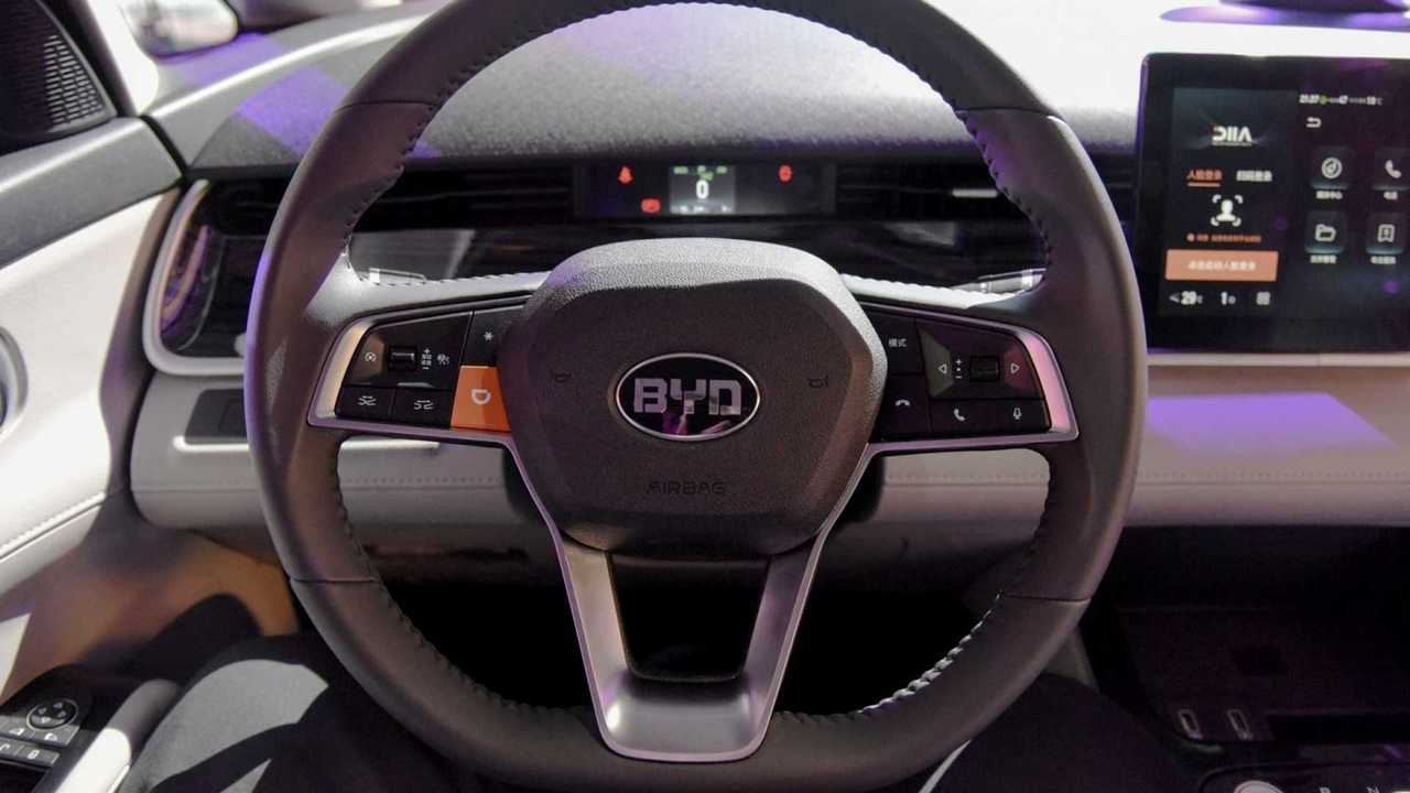 BYD D1 - carro eletrico app de transporte (7) - volante