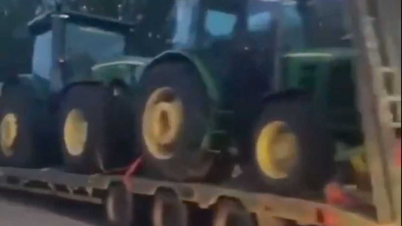 Trattori John Deere ucraini rubati dai russi