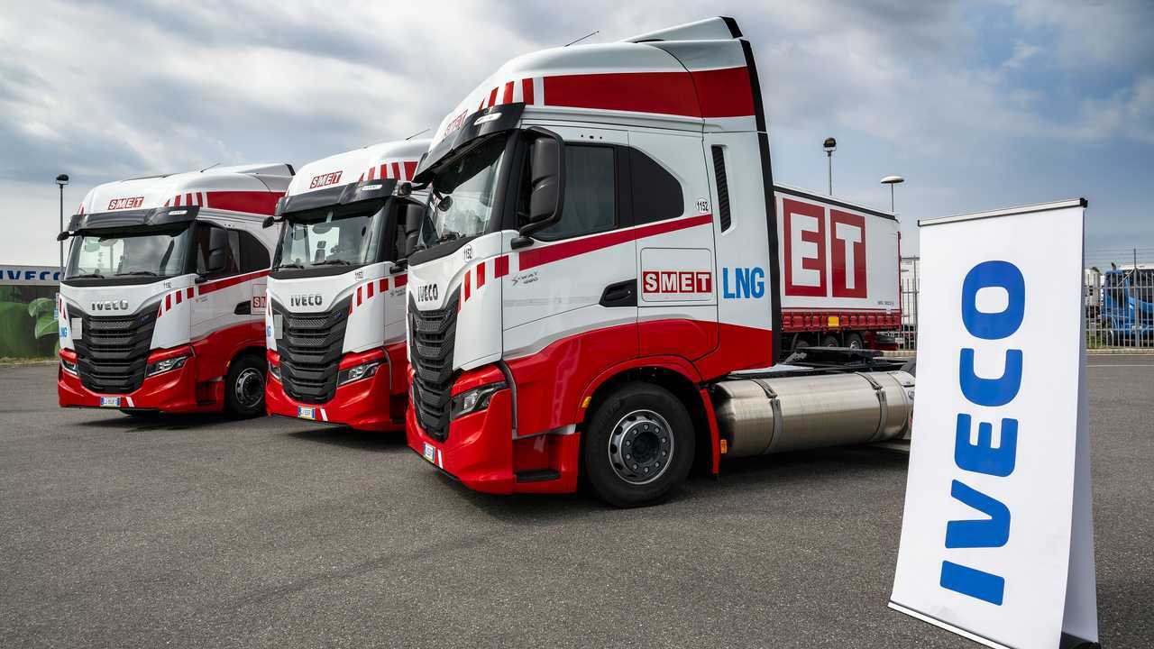 Gli Iveco S-Way LNG di Smet