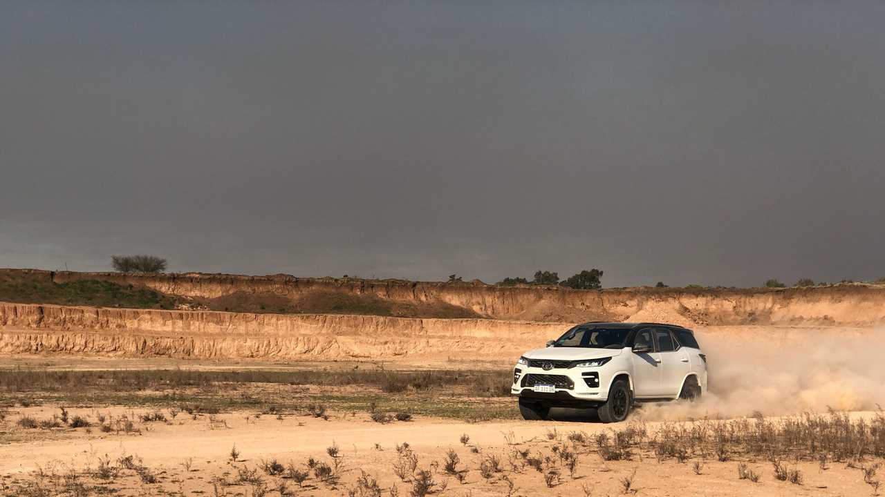 TOYOTA-SW4-GRSPORT-26