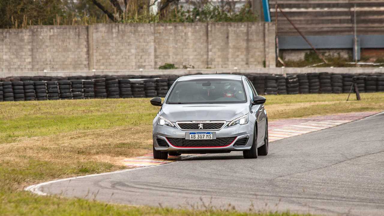 El 308 GTI giró en el Gálvez. PH: Hernando Pollicelli.