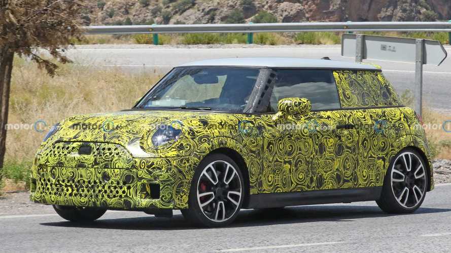 Yeni nesil Mini Cooper John Cooper Works casuslara yakalandı