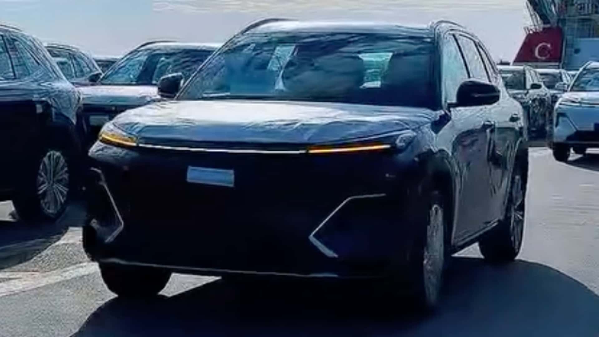 Geely desembarca 5 mil EX5 híbridos no Brasil e contornará aumento de impostos