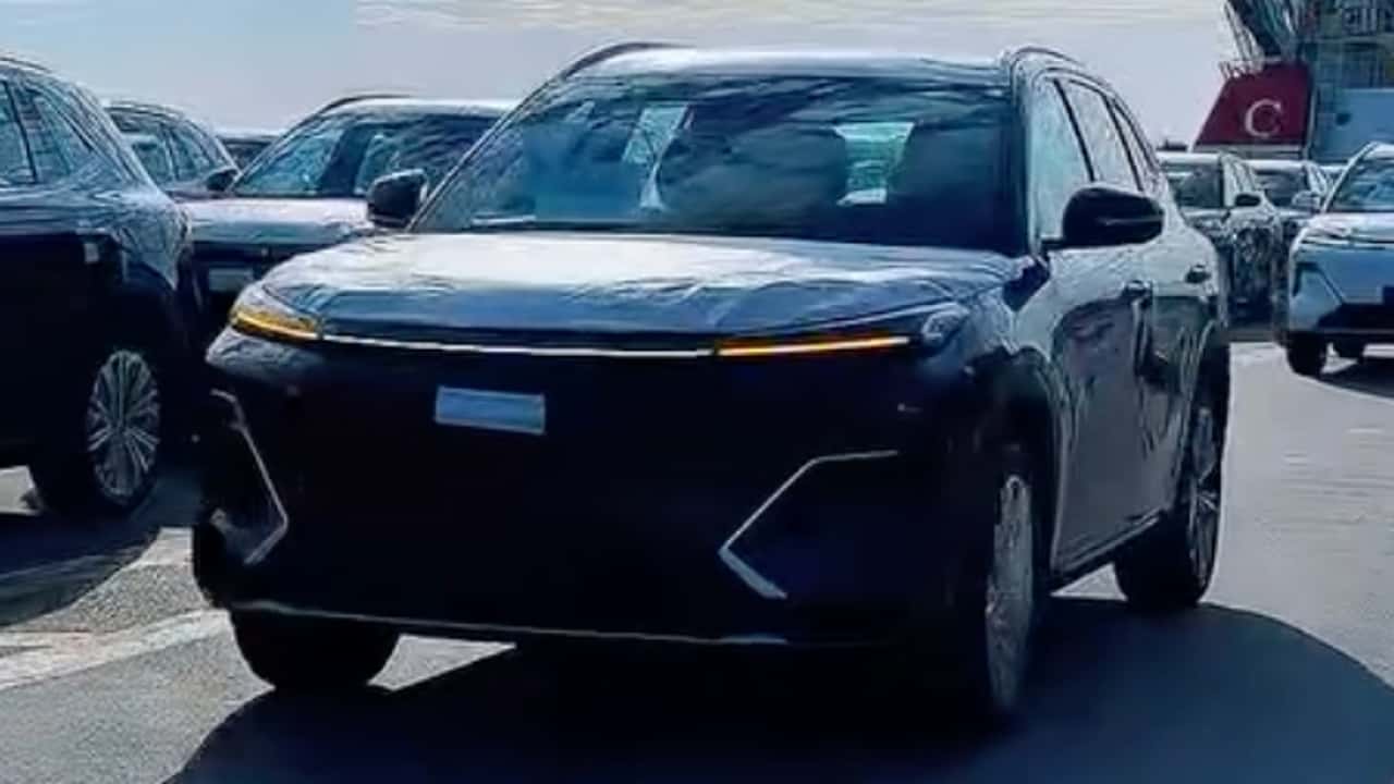Geely desembarca 5 mil EX5 híbridos no Brasil e contornará aumento de impostos