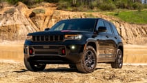 2027 Jeep Grand Cherokee Trailhawk Front 3/4