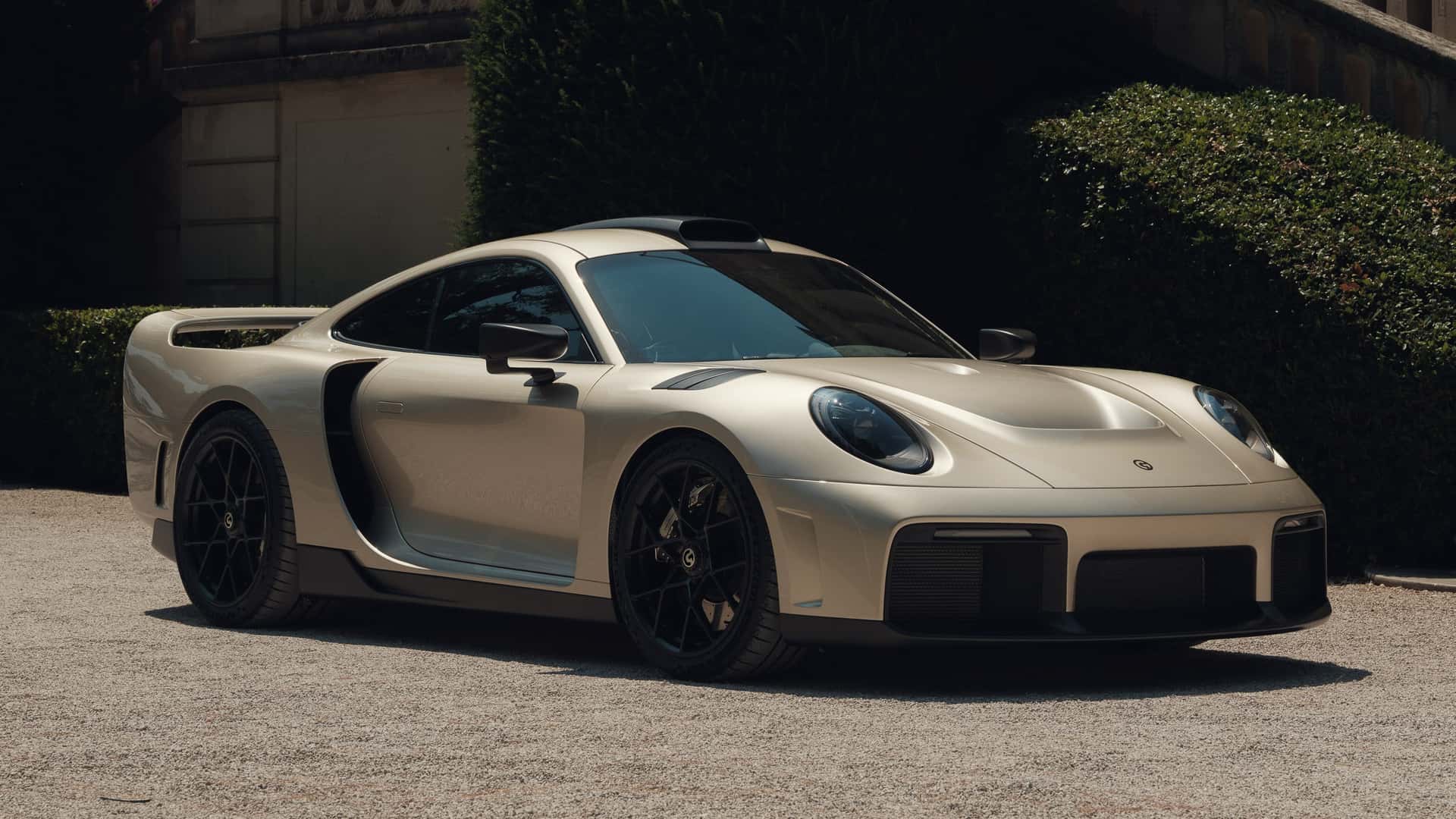 This 830-HP Porsche 911 Reborn Is A 30-Car GT Monster