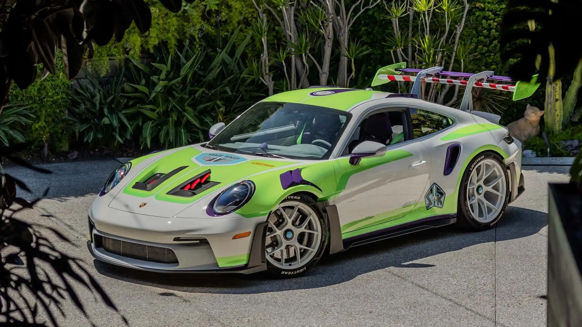 https://cdn.motor1.com/images/mgl/KbgEYq/s1/porsche-and-pixar-toy-story-collaboration.webp
