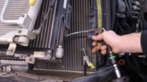 Cause di surriscaldamento del trattore dopo la pulizia del radiatore e controlli su raffreddamento, filtri, ventilazione e manutenzione per prevenire danni al motore