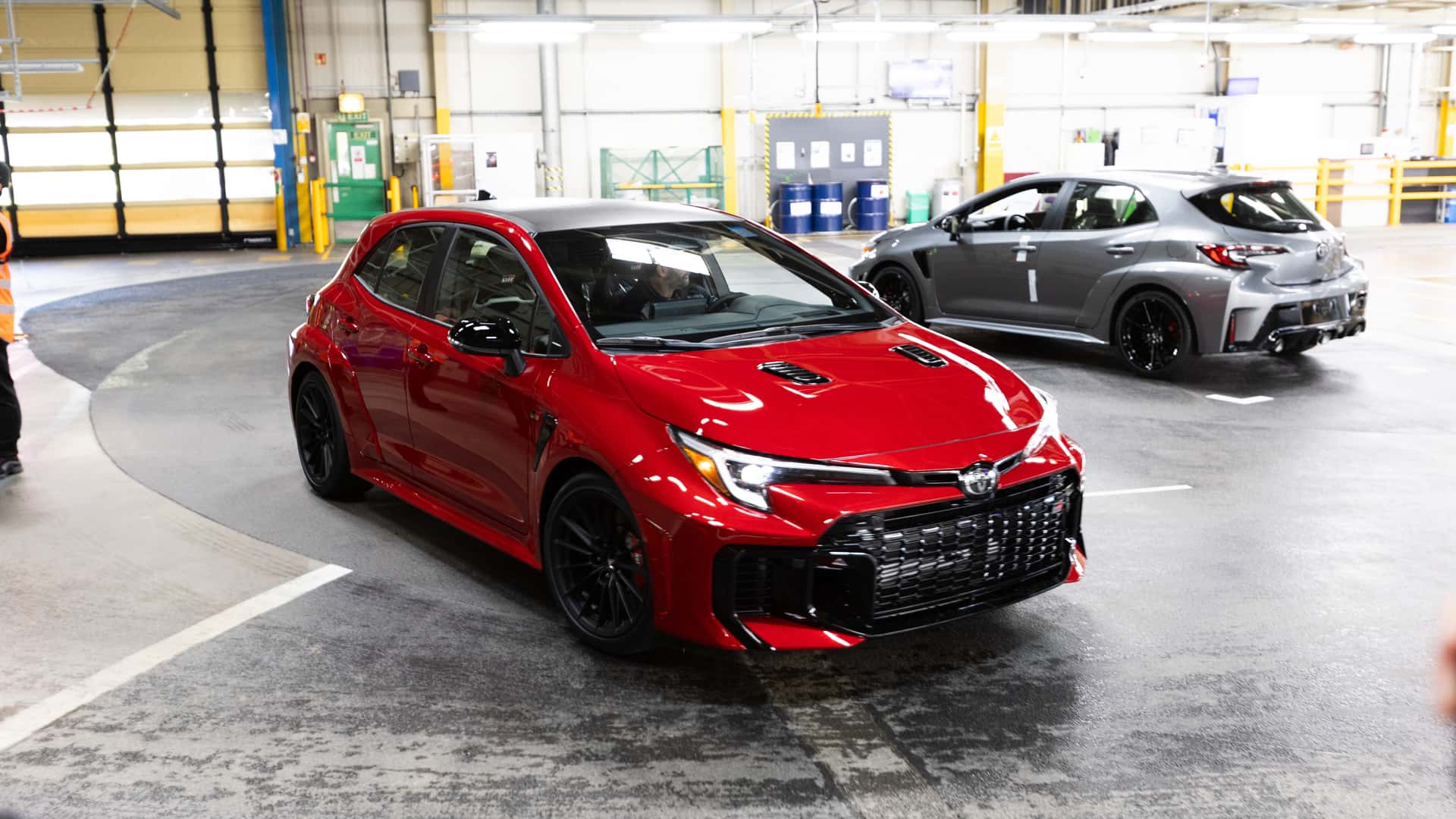 https://cdn.motor1.com/images/mgl/KbgQEq/s1/toyota-uk-production.jpg