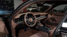 Porsche 911 GT3 RS (2026) in Macadamiametallic mit Elementen aus mattem Carbon