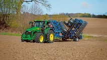 John Deere aggiorna 8R, 6M e 6R per il 2027: nuove trasmissioni, cabina CommandView 4 e agricoltura di precisione integrata di fabbrica su tutta la gamma