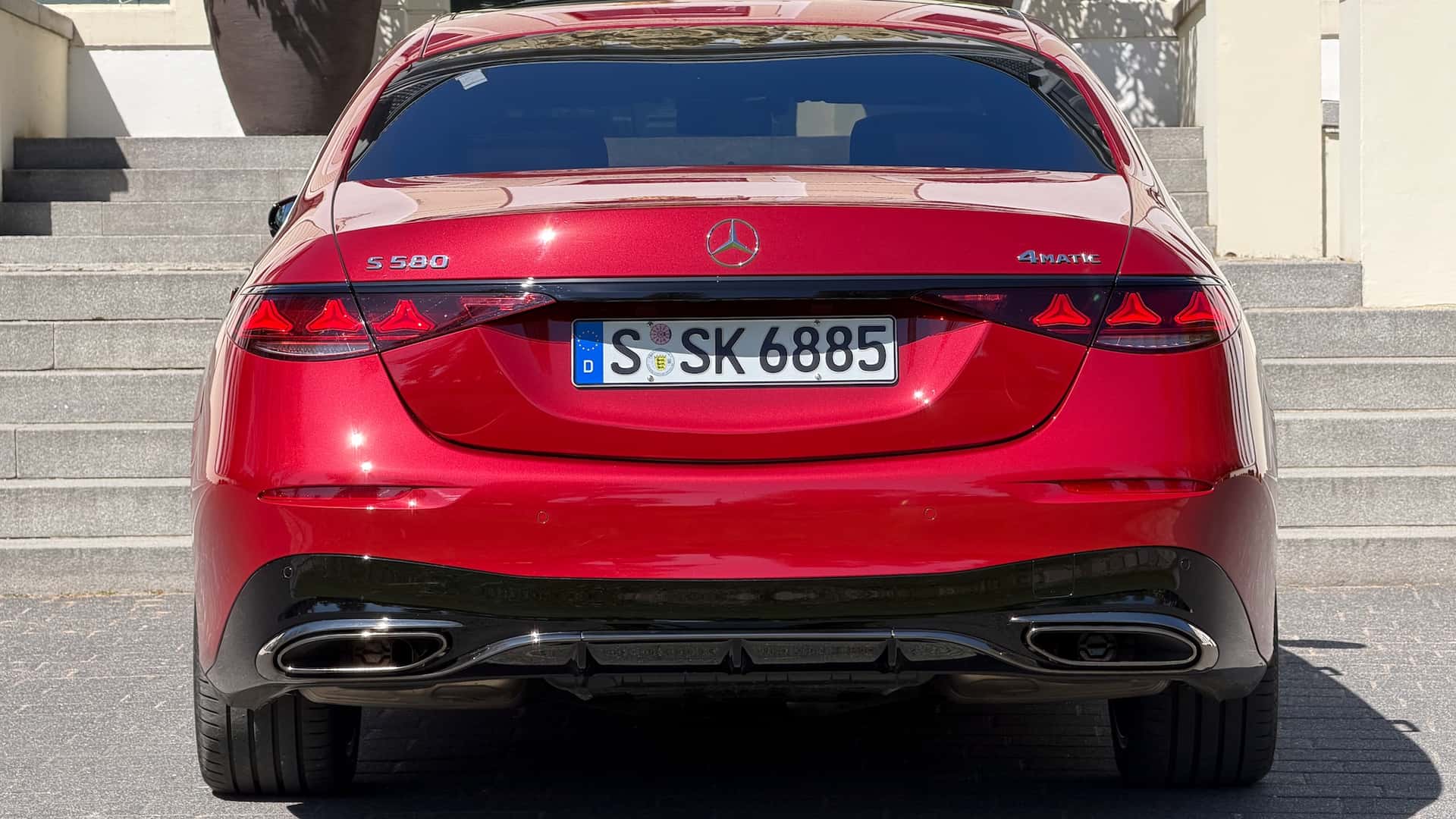 https://cdn.motor1.com/images/mgl/KbgrQq/s1/2027-mercedes-benz-s-class-first-drive-review.jpg