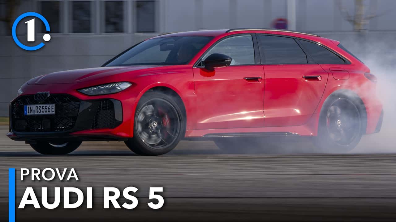 Audi RS 5 2026 prova pista drift