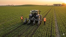 Analisi tecnica sull integrazione delle tecnologie digitali e meccatroniche nelle macchine agricole professionali e sulle ricadute operative e gestionali per l azienda agricola
