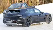 Porsche Taycan restyling, le foto spia delle diverse varianti
