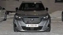Peugeot 2008 restyling, le prime foto spia