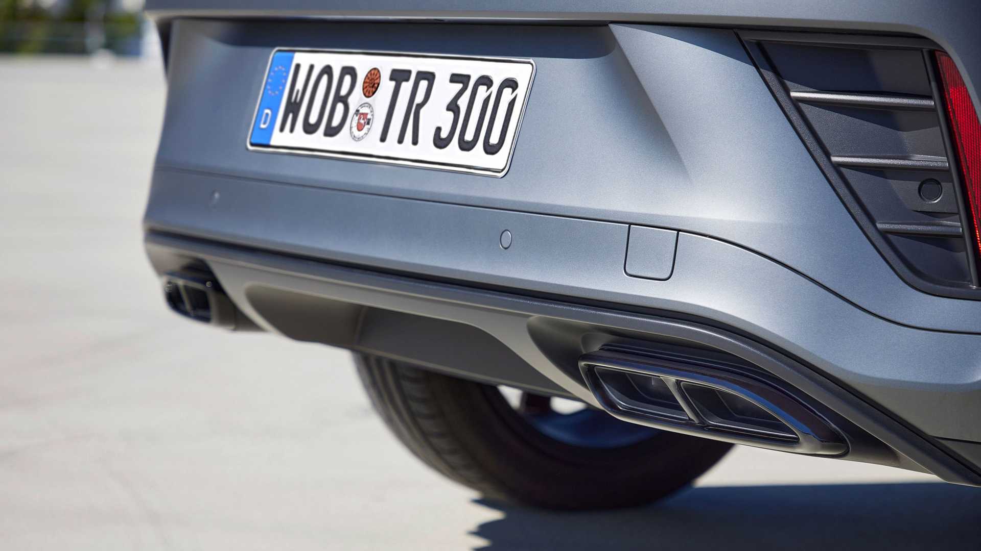 https://cdn.motor1.com/images/mgl/KbnG1A/s1/vw-t-roc-cabriolet-edition-grey-2022.jpg