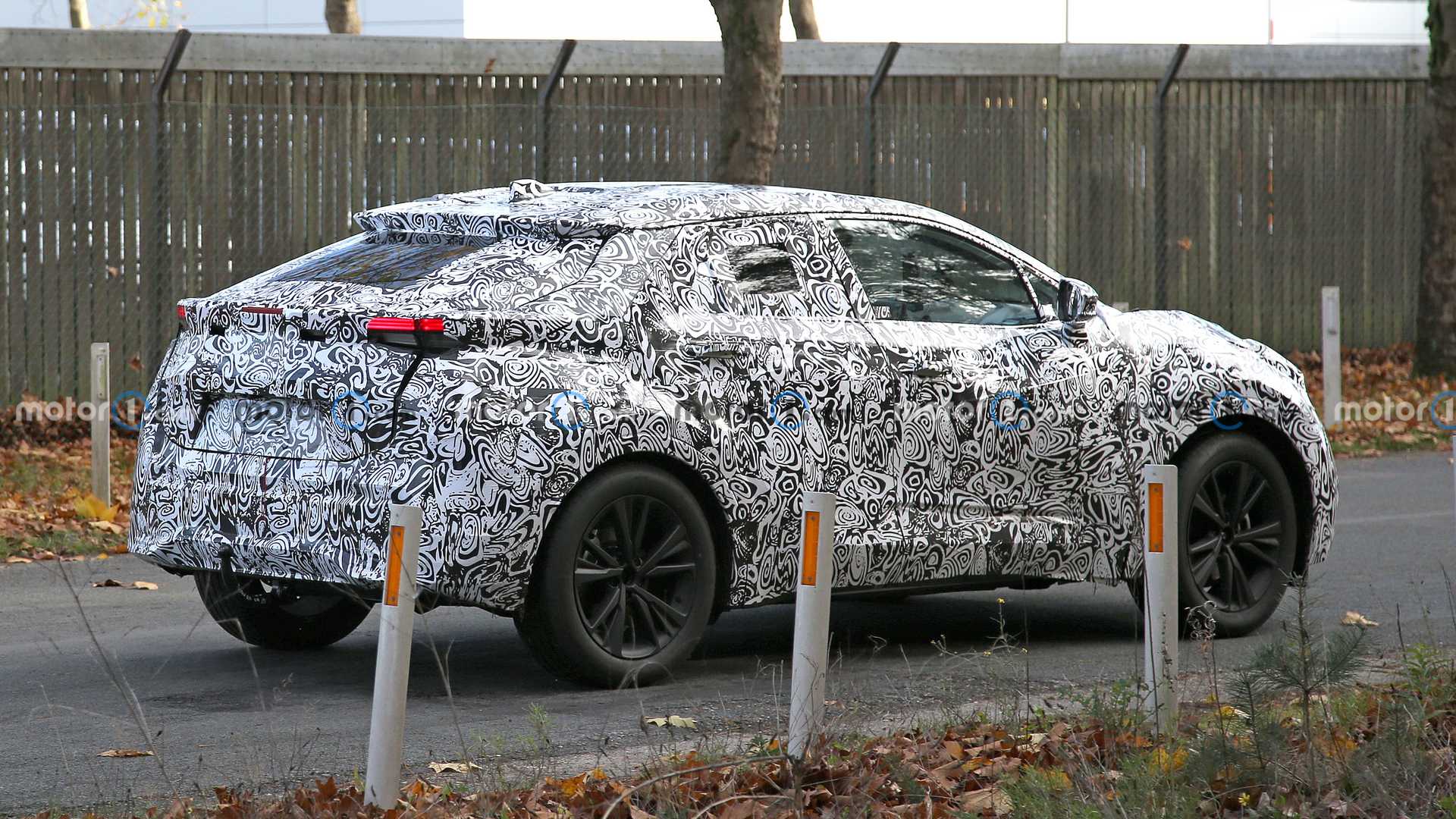 toyota-small-su-ev-side-view-spy-photo.jpg