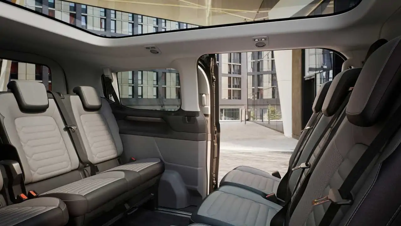 Ford Tourneo Custom Debuts With Electric Variant Offering 230-Mile Range