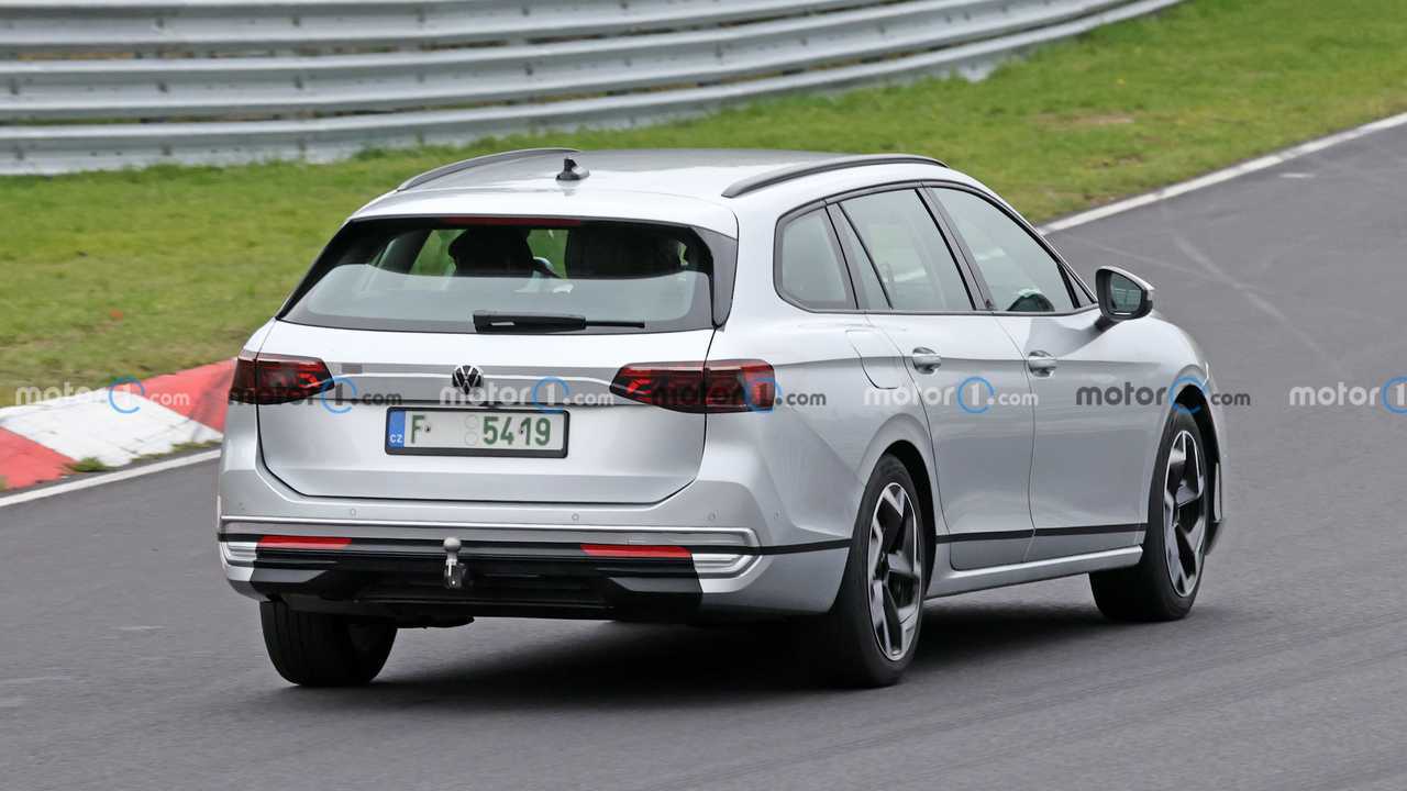 Nuova Volkswagen Passat Variant al Nurburgring