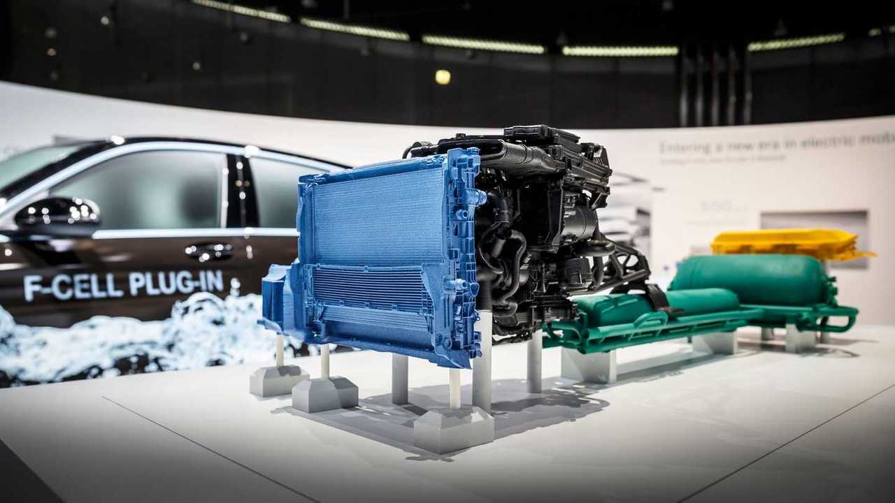 The drive system of the Mercedes-Benz GLC F-CELL. The next generation Mercedes-Benz fuel cell electric vehicle will use F-CELL PLUG-IN technology.