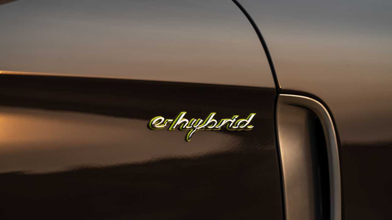 2021 Porsche Panamera 4S E-Hybrid Executive Exterior Badging
