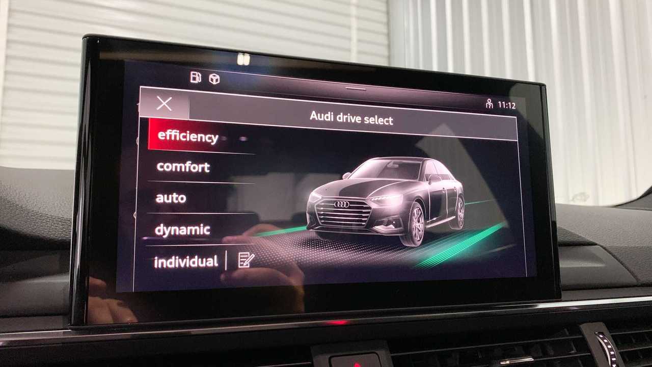 Audi A4 Performance Black 2021